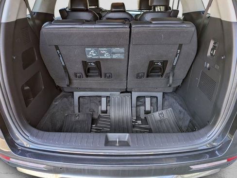 Used 2023 Kia Carnival SX FWD image 8