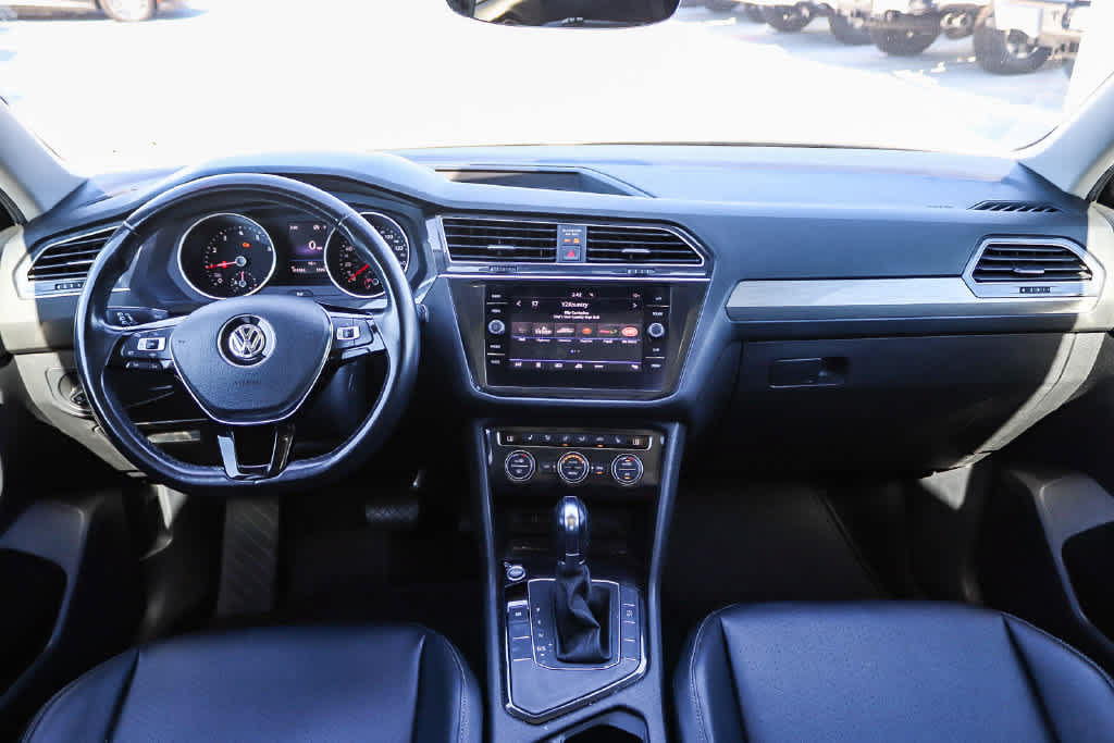 Used 2019 Volkswagen Tiguan SE w/ Panoramic Sunroof Package FWD image 12