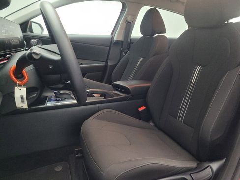 Used 2024 Hyundai Elantra SEL image 17