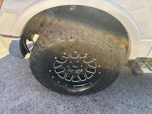 Used 2014 Ford F150 Lariat w/ Lariat Chrome Package image 15