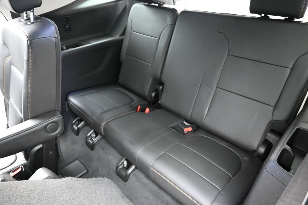 Used 2021 Chevrolet Traverse Premier w/ Redline Edition FWD image 20