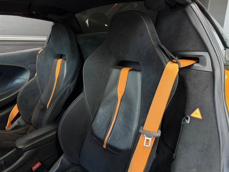 Used 2018 McLaren 570S Spider RWD image 38
