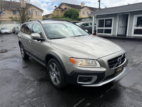 Used 2012 Volvo XC70 T6 Premier Plus image 3