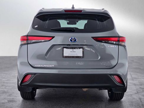 Used 2022 Toyota Highlander Bronze Edition image 4