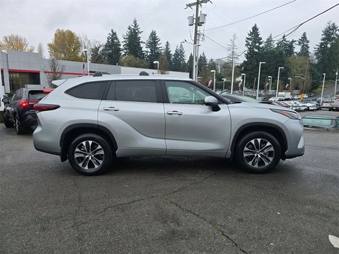 Certified 2024 Toyota Highlander LE image 8