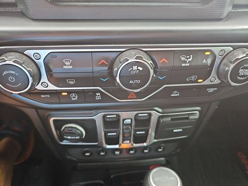 Used 2020 Jeep Gladiator Sport w/ Quick Order Package 24S AWD/4WD image 38