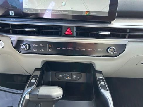 New 2025 Kia Sorento S w/ Panoramic Sunroof Package AWD/4WD image 15