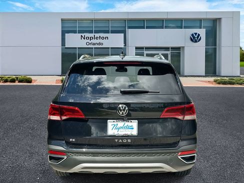 Used 2024 Volkswagen Taos SE image 6