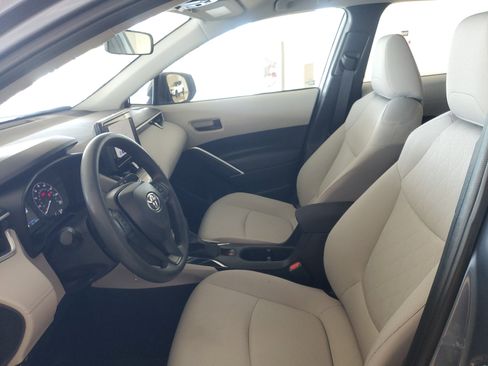 Used 2025 Toyota Corolla Cross L image 18