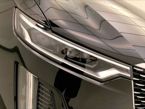 Used 2024 Cadillac XT6 Premium Luxury w/ Technology Package AWD/4WD image 27