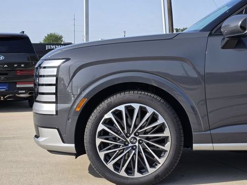 Certified 2026 Hyundai Palisade Calligraphy FWD image 9