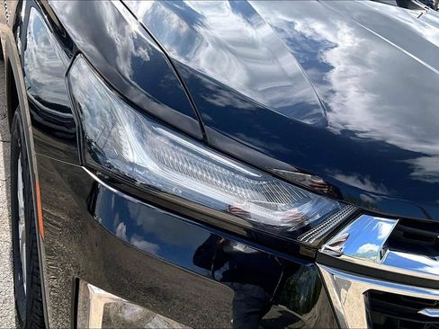Used 2023 Chevrolet Traverse LT AWD/4WD image 34