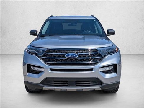 Certified 2023 Ford Explorer XLT w/ Equipment Group 202A AWD/4WD image 2