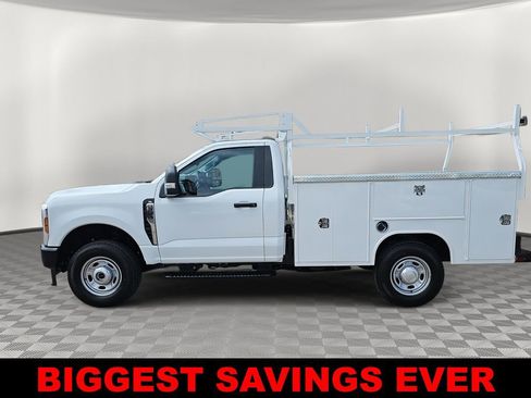 New 2025 Ford F250 XL w/ FX4 Off-Road Package AWD/4WD image 6