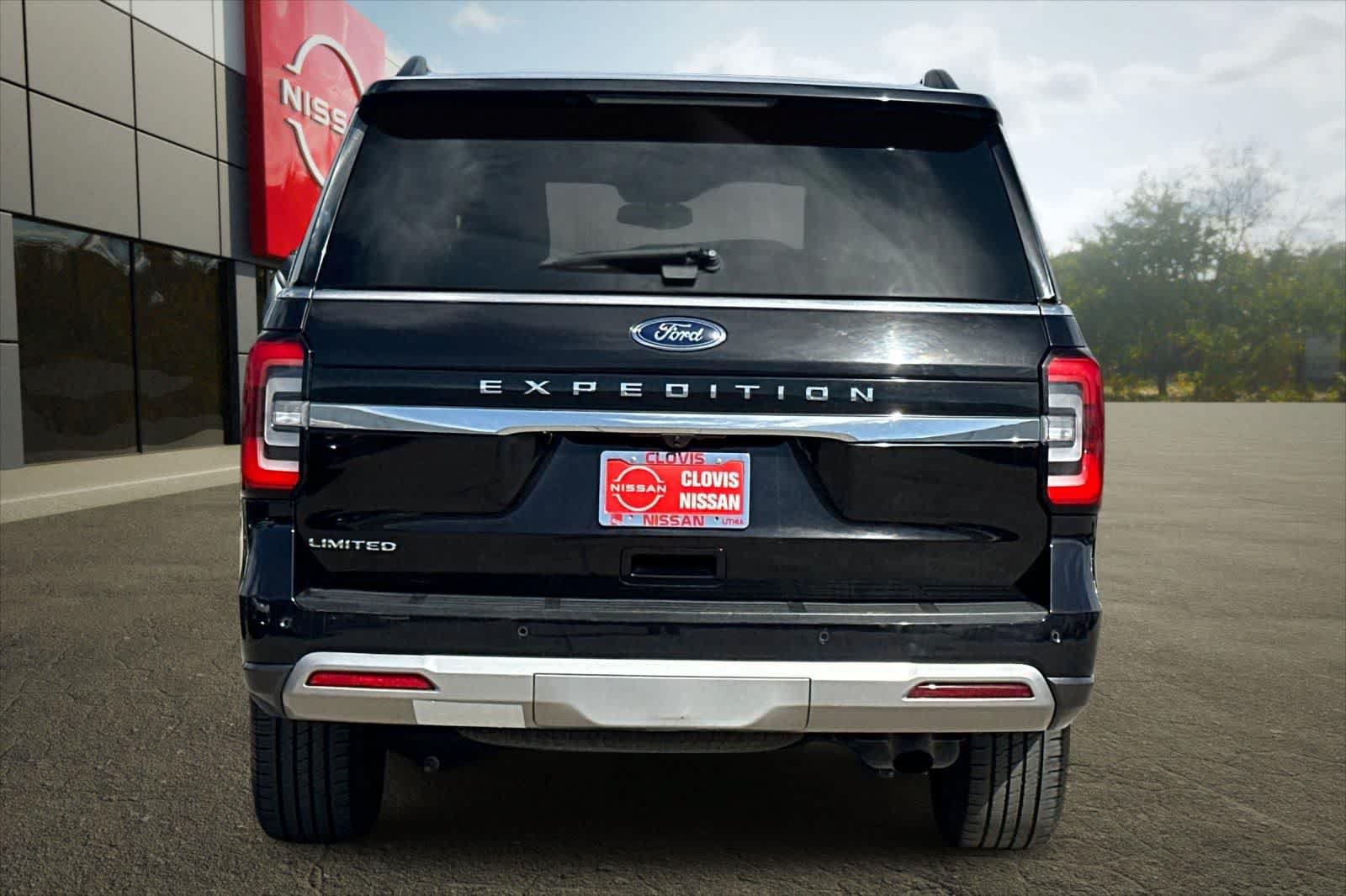 Used 2024 Ford Expedition Limited RWD image 11