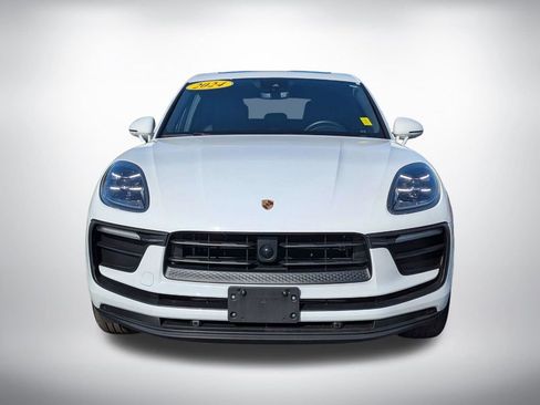 Used 2024 Porsche Macan AWD/4WD image 9