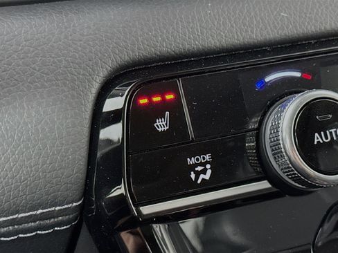 Certified 2023 Honda Pilot Touring image 21