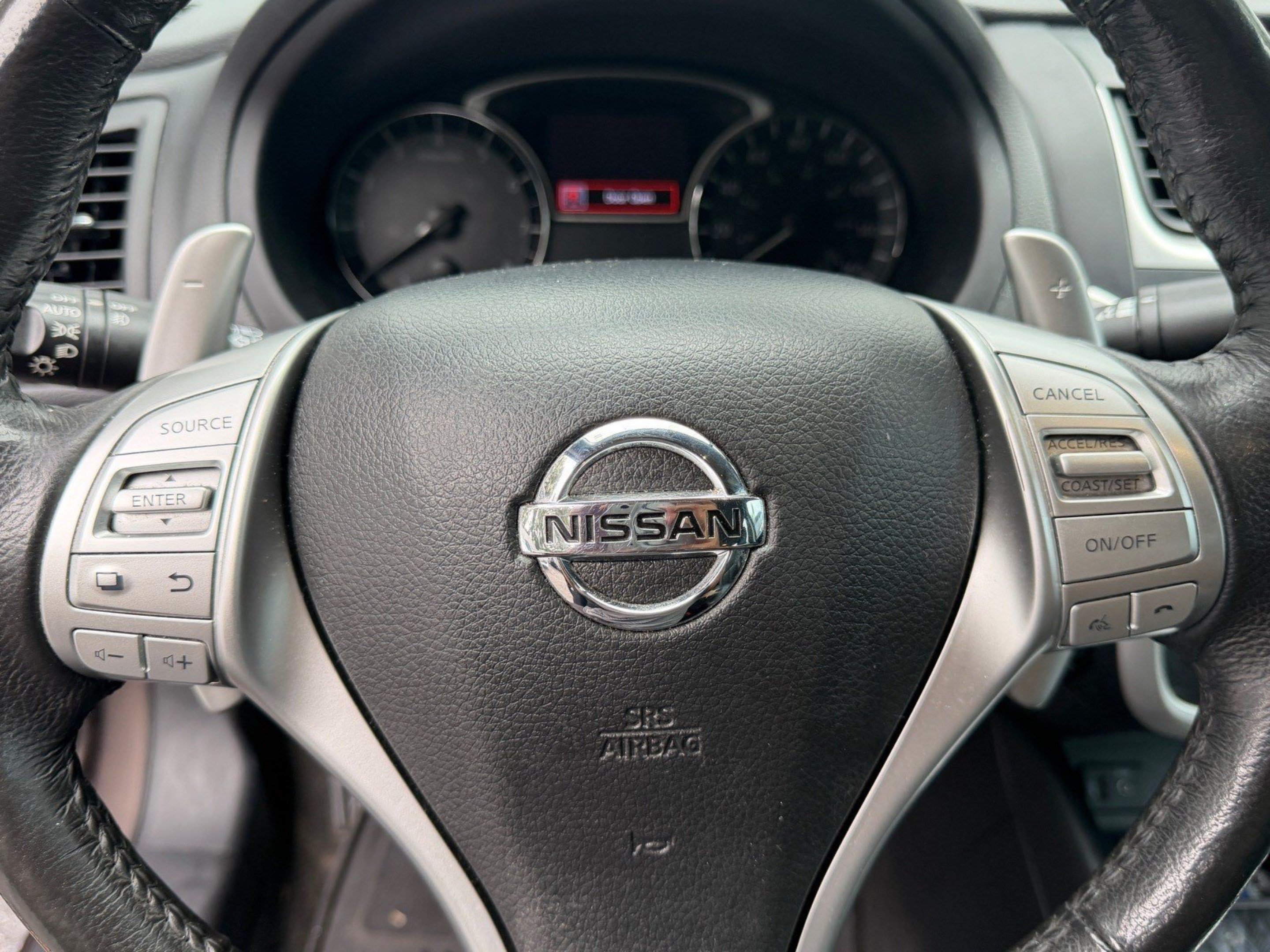 Used 2016 Nissan Altima 3.5 SL FWD image 15