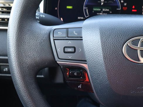 Used 2025 Toyota Camry LE image 25