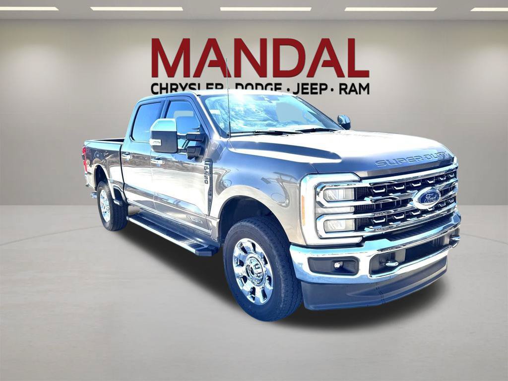 Used 2023 Ford F250 Lariat w/ Chrome Package AWD/4WD image 3