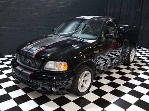Used 2000 Ford F150 Lightning RWD image 5