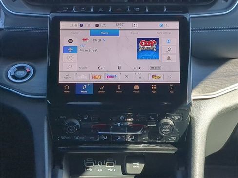 New 2025 Jeep Grand Cherokee Limited w/ Trailer Tow Package image 17