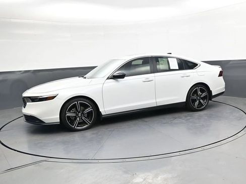 Used 2023 Honda Accord Sport image 8