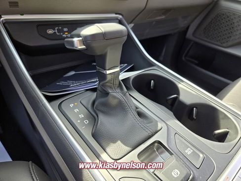 New 2026 Kia Carnival FWD image 12