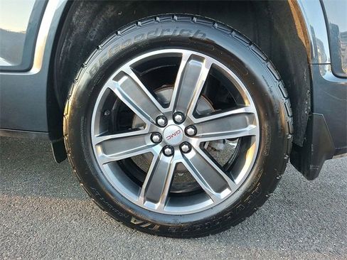 Certified 2019 GMC Acadia Denali w/ Technology Package image 33