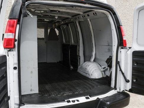 Used 2021 Chevrolet Express 2500 w/ Driver Convenience Package image 45