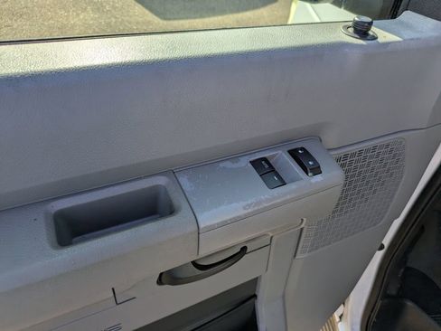 Used 2010 Ford E-350 and Econoline 350 Extended Wagon Super Duty image 8