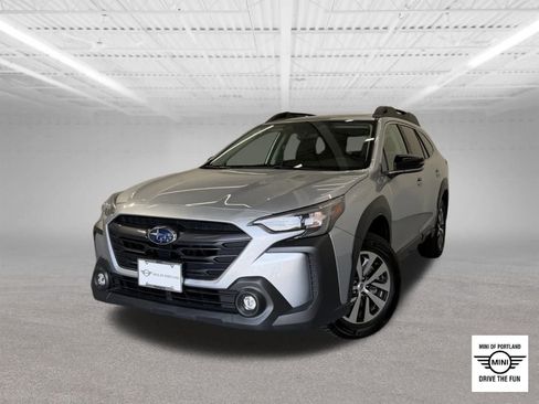 Used 2025 Subaru Outback Premium AWD/4WD image 1