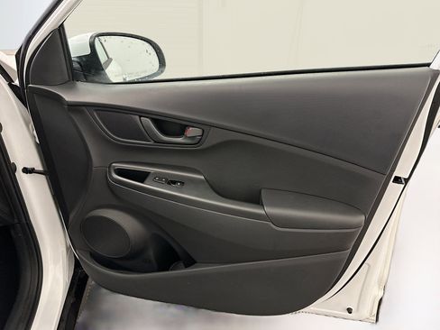 Used 2023 Hyundai Kona SE w/ Cargo Package image 32