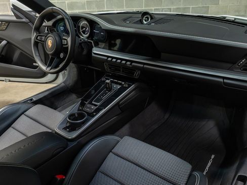 Used 2020 Porsche 911 Carrera 4S AWD/4WD image 39