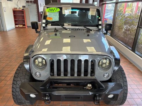 Used 2017 Jeep Wrangler Unlimited Sport w/ Connectivity Group AWD/4WD image 4