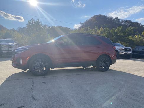 Used 2024 Chevrolet Equinox RS image 2