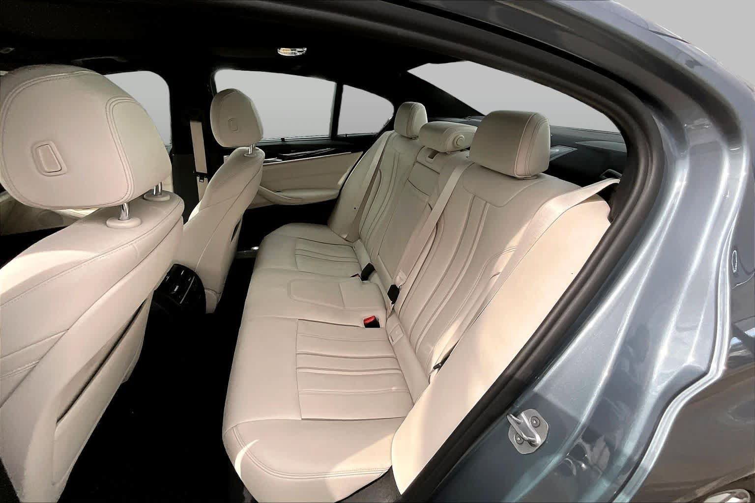 Used 2019 BMW 530i w/ Convenience Package RWD image 21