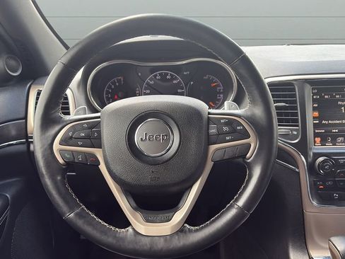 Used 2017 Jeep Grand Cherokee Limited AWD/4WD image 12