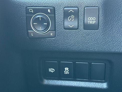 Used 2017 Lexus GX 460 Premium w/ Premium Package image 36