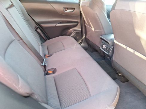 Used 2024 Toyota Venza LE image 30