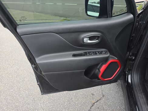 Used 2023 Jeep Renegade Trailhawk w/ Sun/Sound Group AWD/4WD image 22