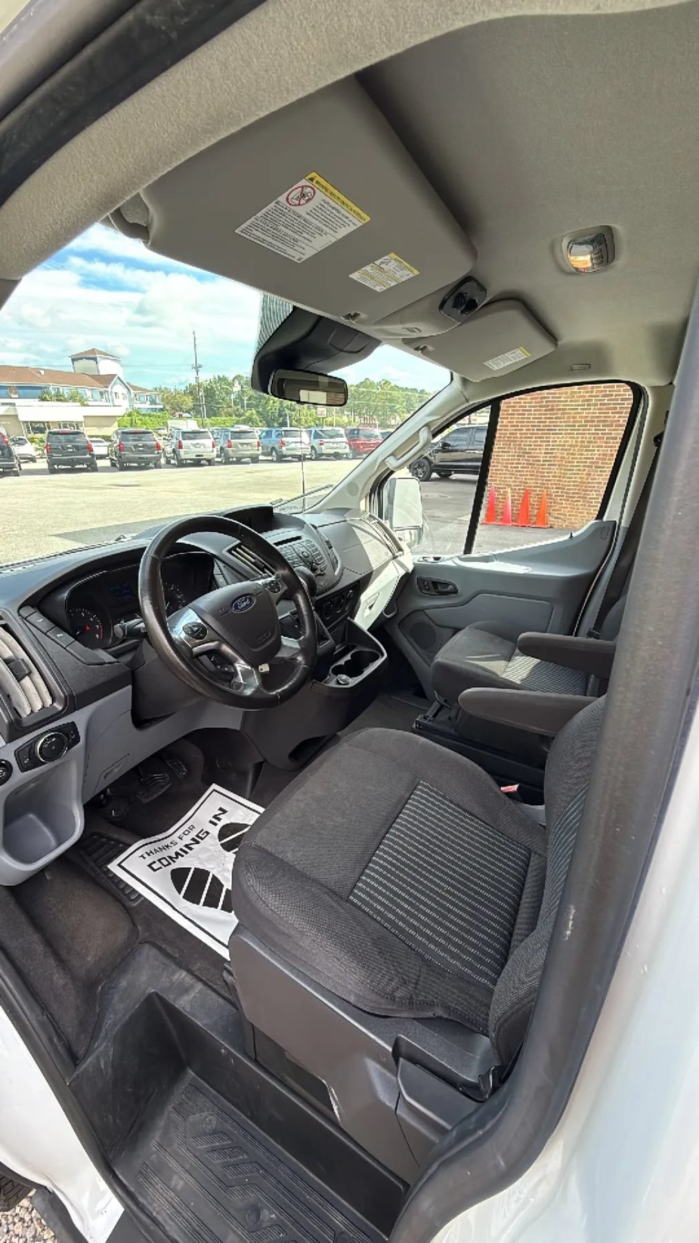 Used 2017 Ford Transit 150 XL RWD image 19