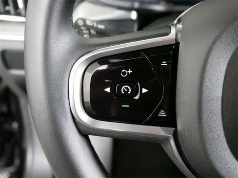 Used 2024 Volvo S60 B5 Plus image 22