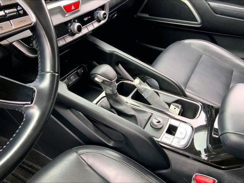 Used 2020 Kia Telluride LX image 16