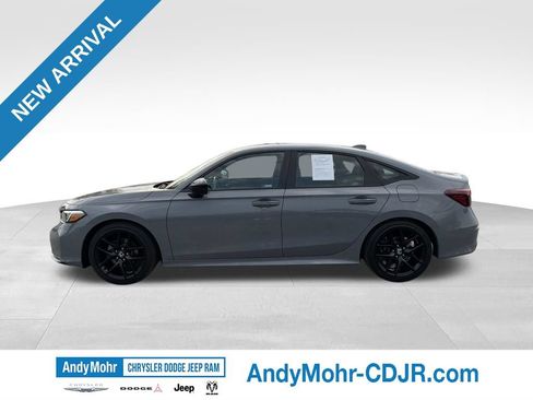 Used 2025 Honda Civic Sport image 4