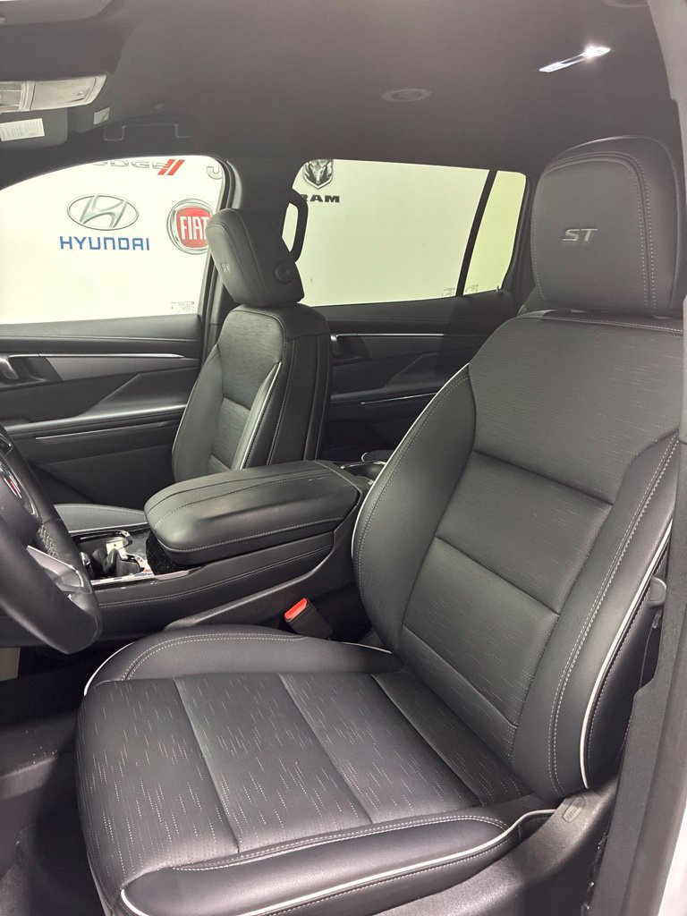 Used 2026 Buick Enclave Sport Touring AWD/4WD image 10