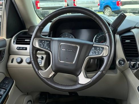 Used 2017 GMC Yukon Denali AWD/4WD image 7