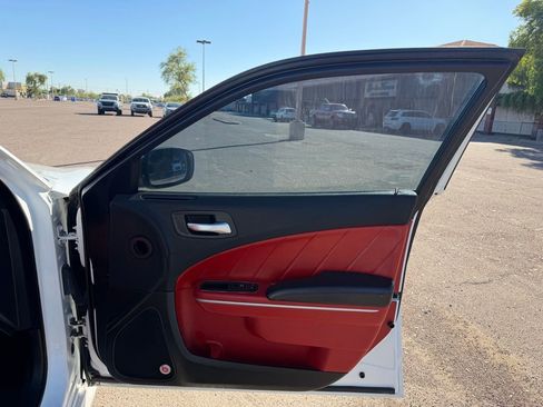 Used 2017 Dodge Charger R/T Scat Pack w/ Technology Group image 18