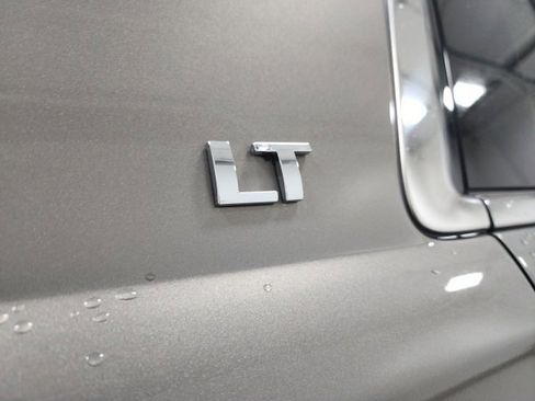 Used 2018 Chevrolet Tahoe LT w/ Luxury Package image 12