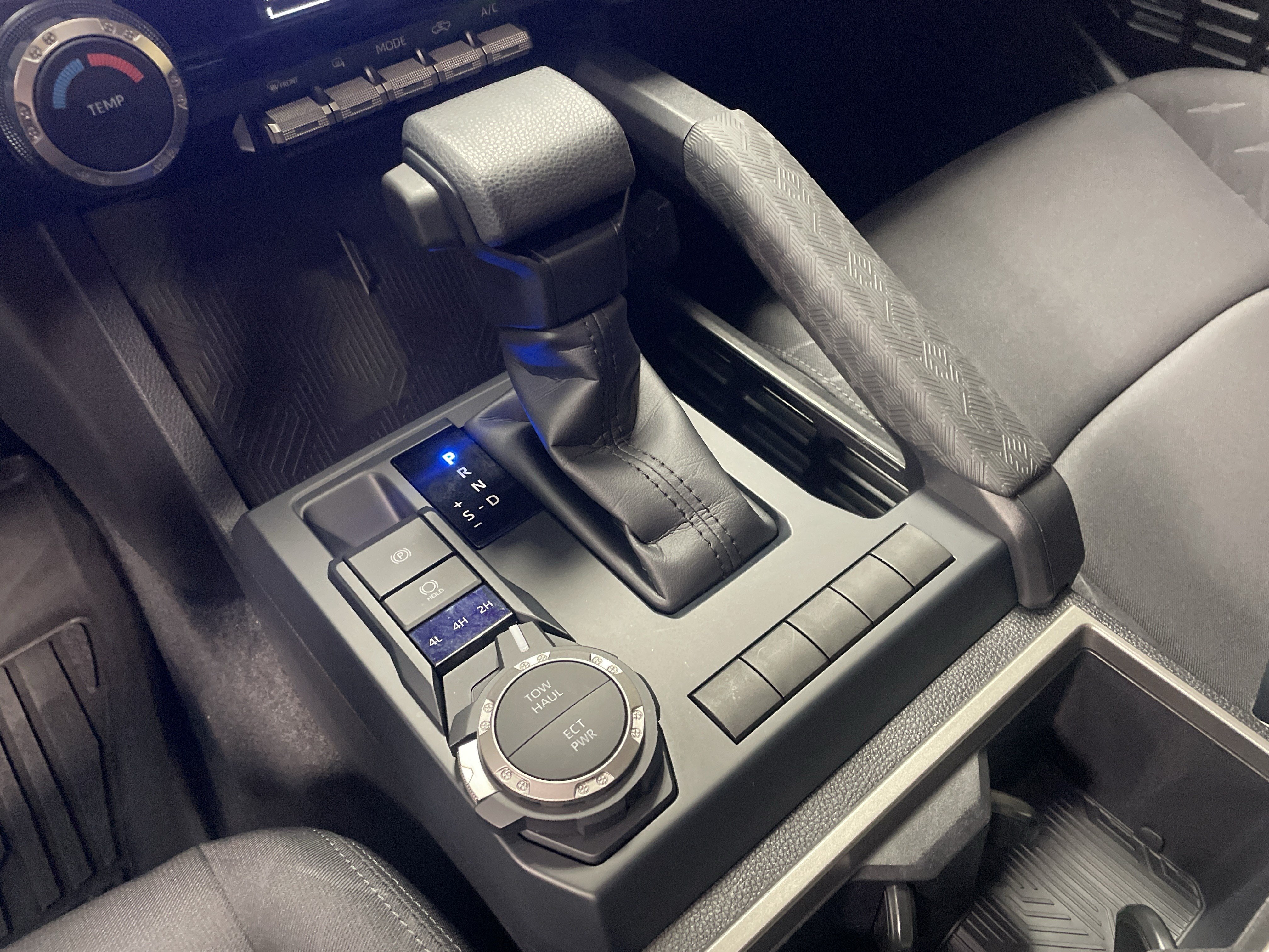 Used 2025 Toyota Tacoma SR5 AWD/4WD image 26